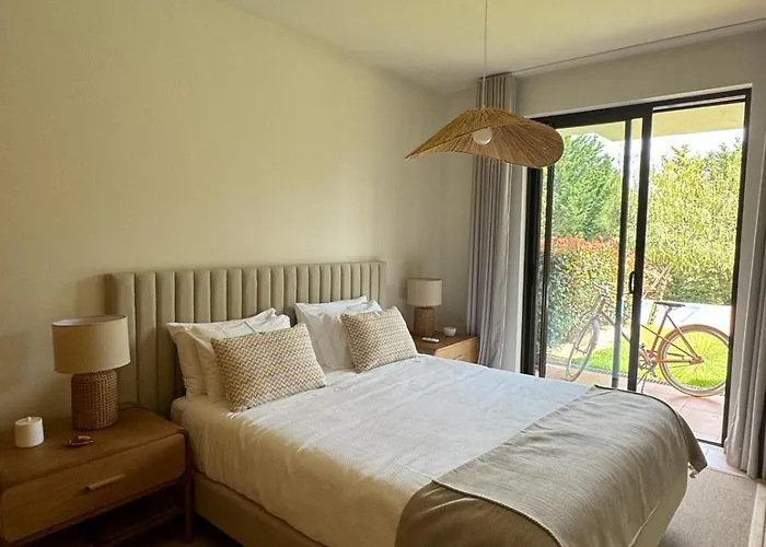 아파트 Piscina E Golf 알보르