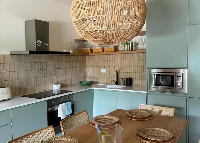 Piscina E Golf ألفور