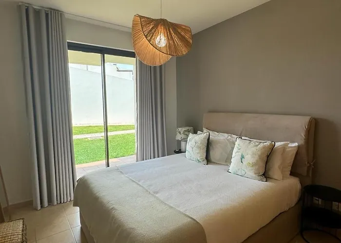 Piscina E Golf ألفور